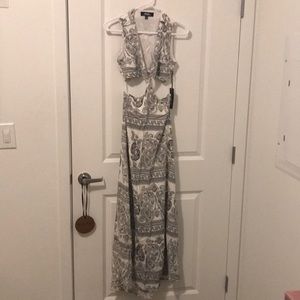 Black & white Lulu’s dress connects in the front